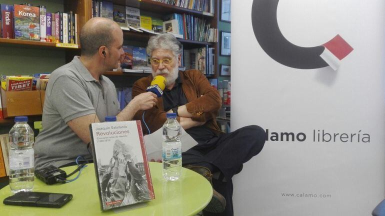 Joaquín Estefanía, en los micrófonos de Radio Zaragoza