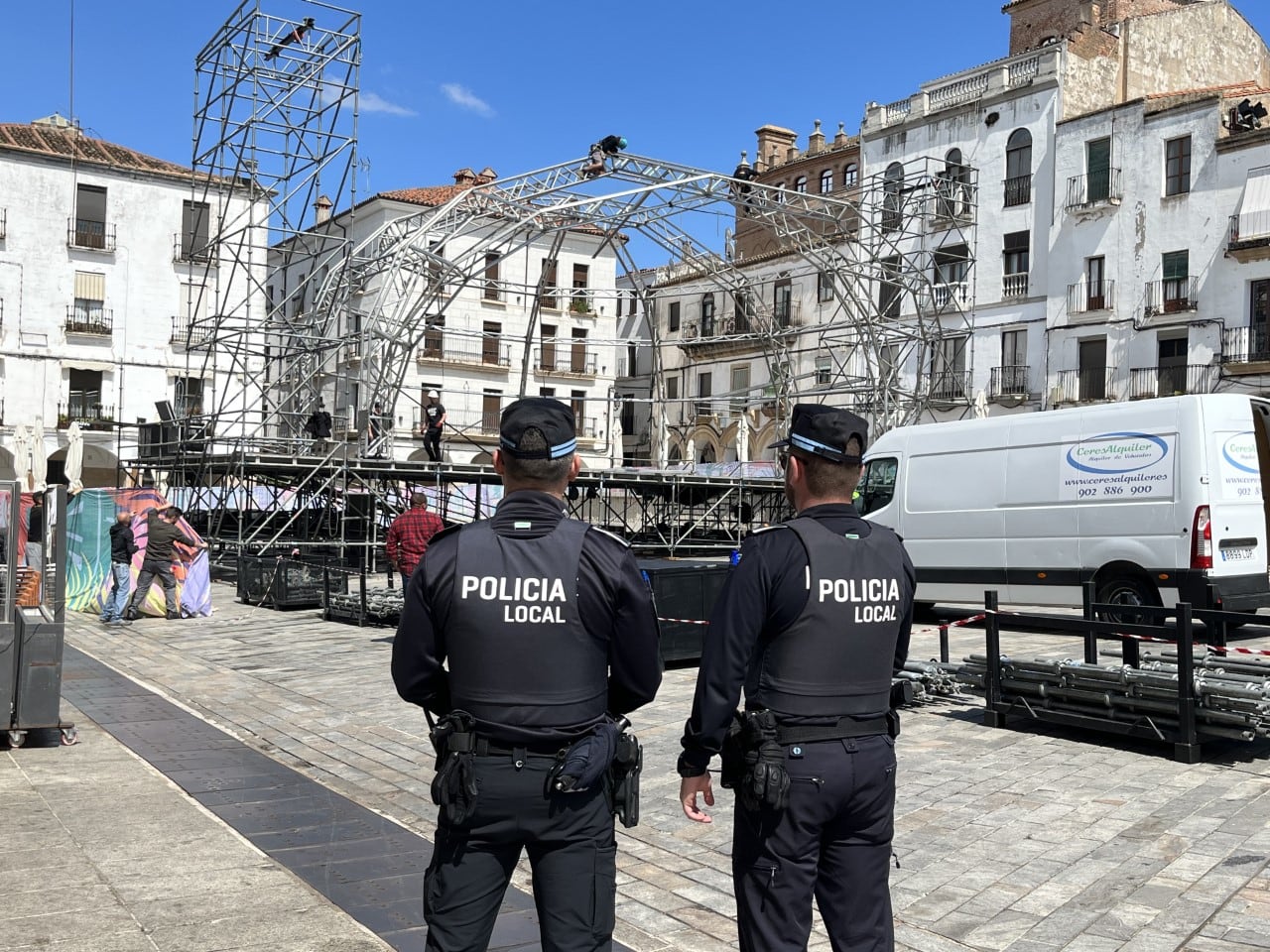 Montaje escenario Plaza Mayor Womad 2022