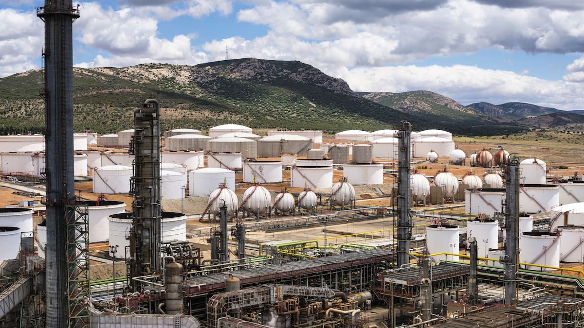 Se acabó el riesgo para las personas: Los robots conquistan los grandes tanques de Repsol Puertollano