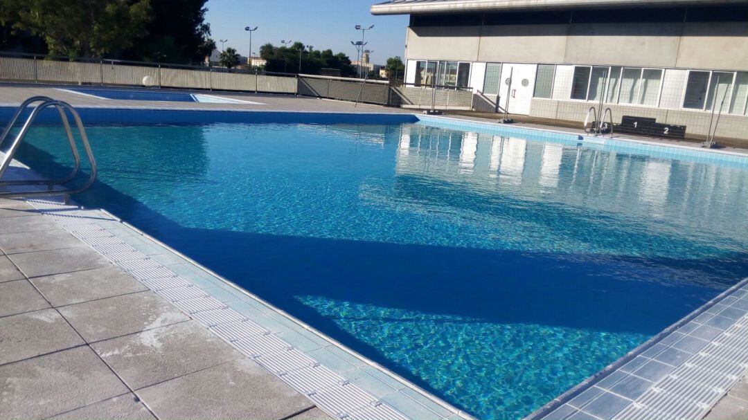 Imagen de la piscina municipal de Nazaret.