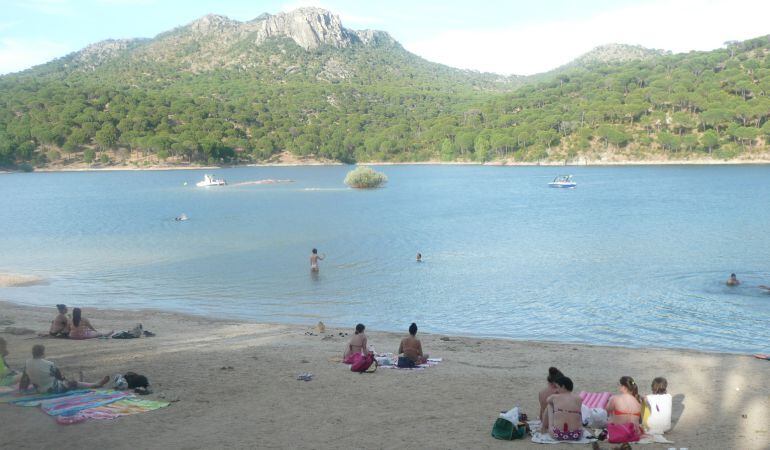 Zona de baño del pantano de San Juan