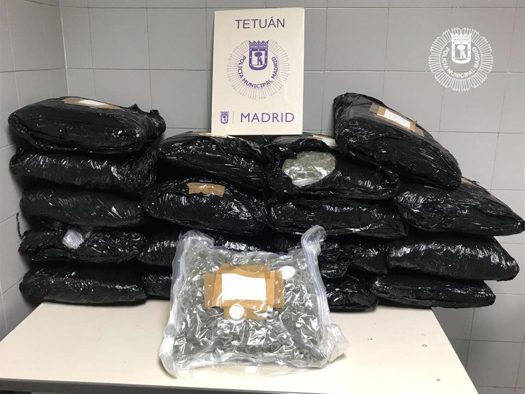 Imagen de los 21 kilos de marihuana requisados por la Policía Municipal de Madrid