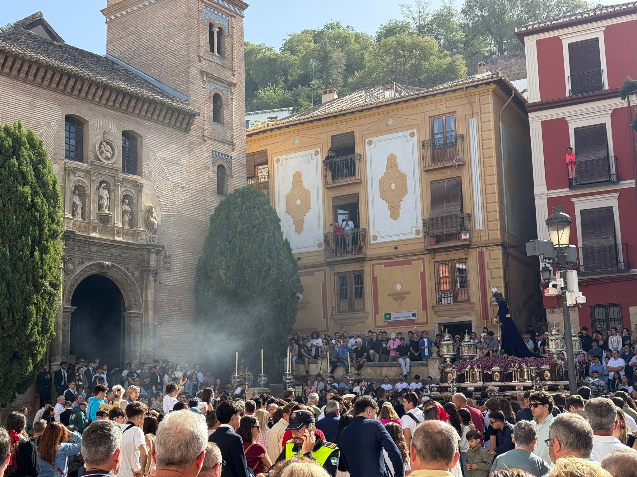 Salida extraordinaria del Cristo del Rescate  de Granada
