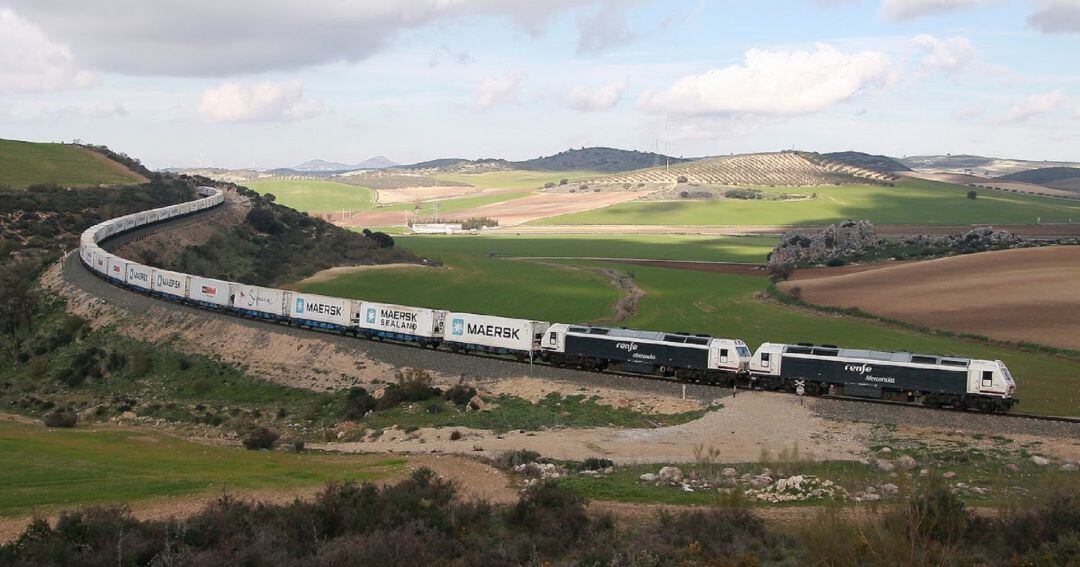 Tren Algeciras-Bobadilla.