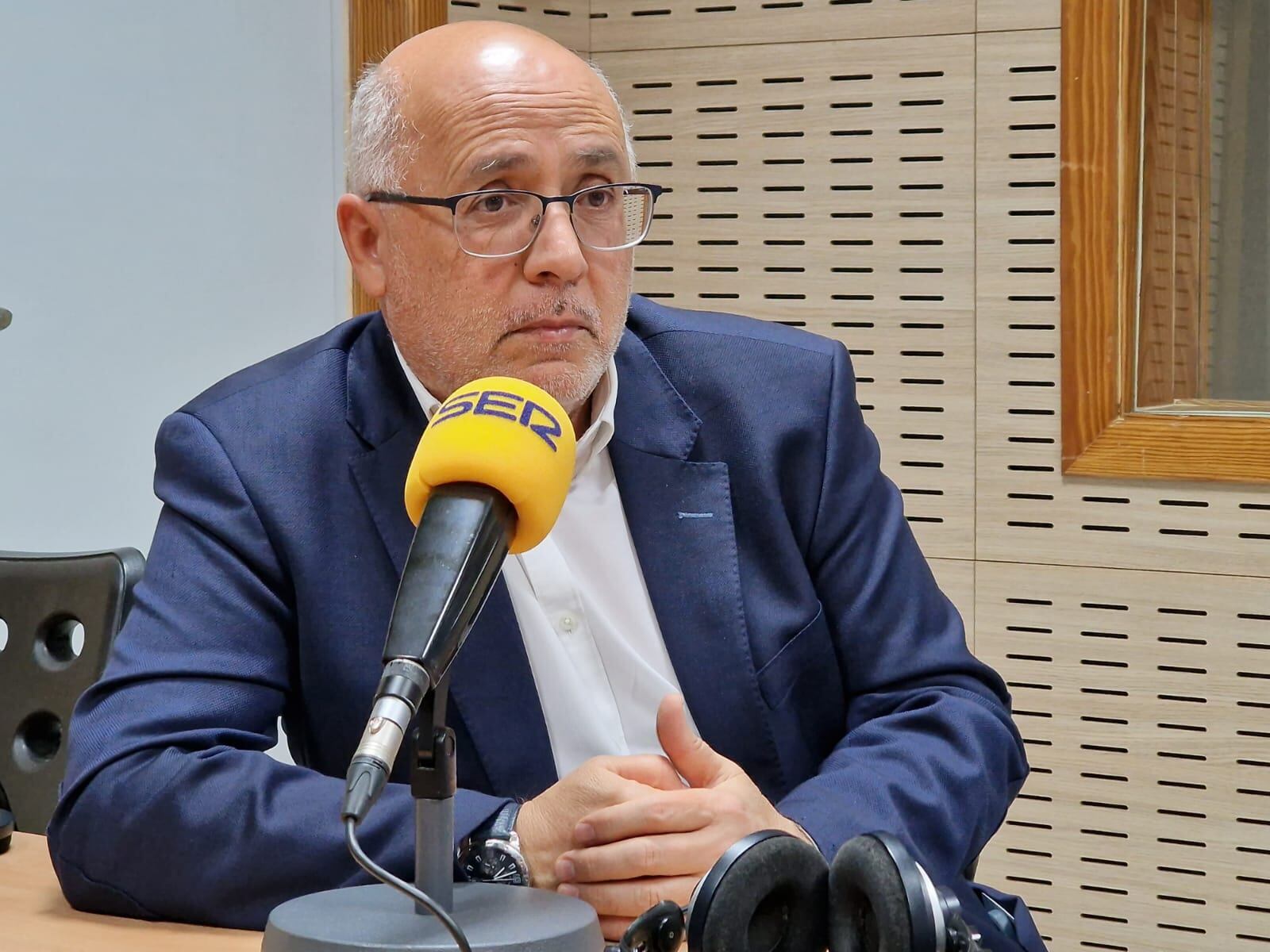 Antonio Morales, presidente del Cabildo de Gran Canaria, en un momento de una entrevista en los estudios de SER Las Palmas