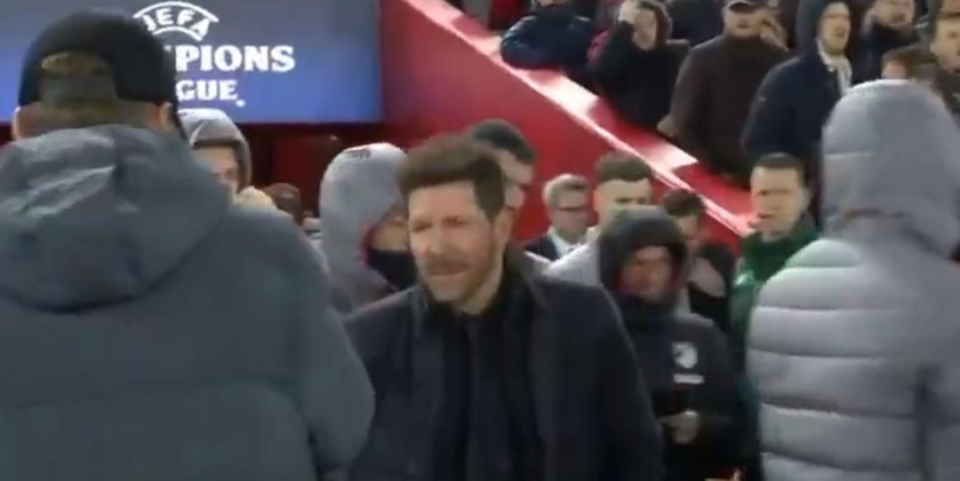 Simeone y Klopp, durante el saludo inicial