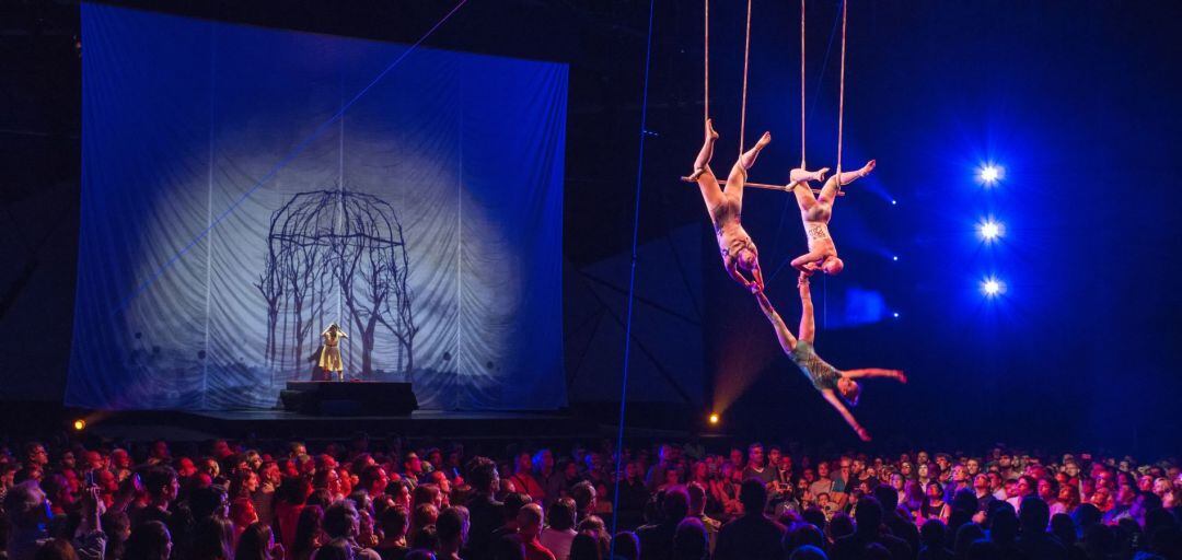 Imatge d'un espectacle del Cirque du Soleil.