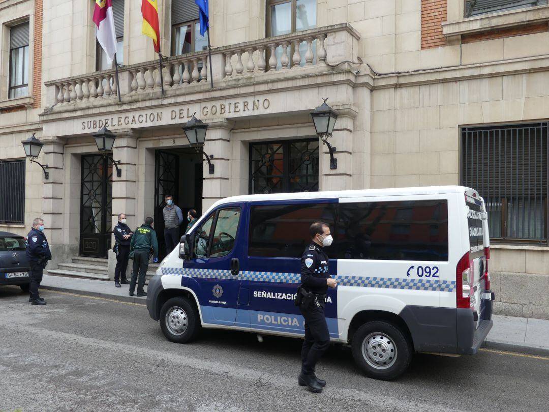 Entrega de mascarillas para el reparto