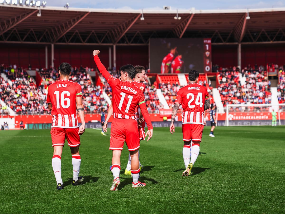 El Almería salva a Sergio Arribas