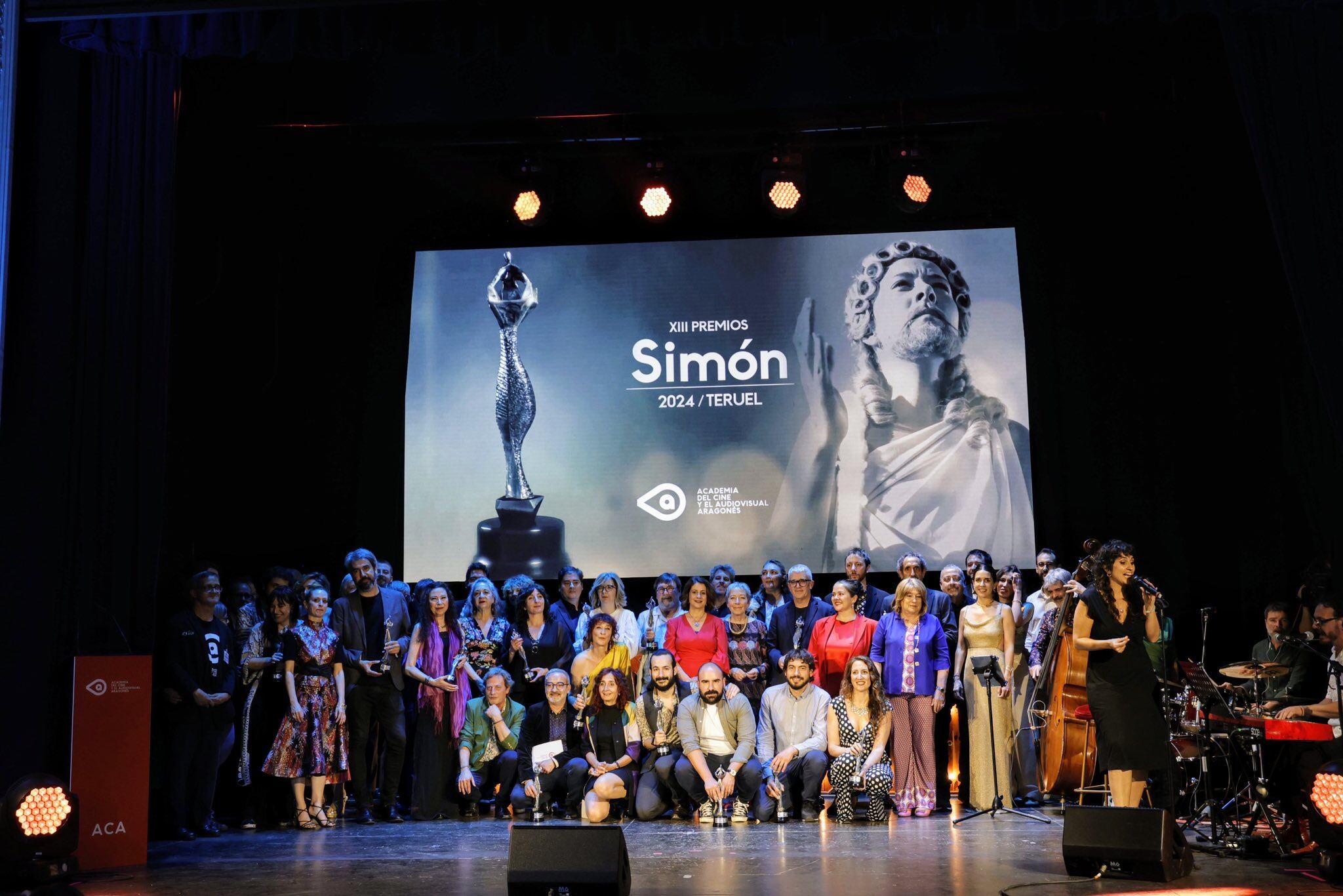 Teruel se ha vestido este sábado de película para acoger la XIII edición de los Premios Simón del Cine Aragonés, que se han celebrado en el Teatro Marín con una gala  presentada por Luis Larrodera.