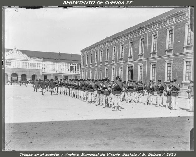 Tropas del Regimiento Cuenca 27