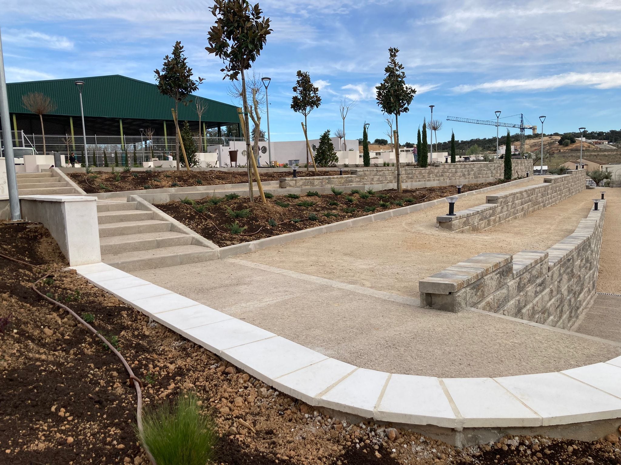 Imagen de la renovada Plaza David Zamorano de Olías del Rey (Toledo)