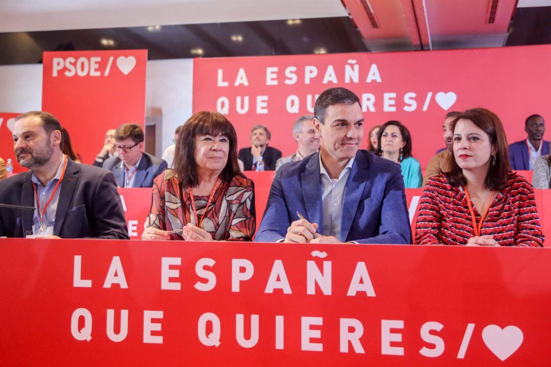 Pedro Sánchez saca de las listas a los más votados en Almería.