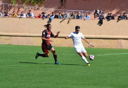 José Alonso cumplió en el lateral