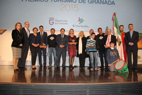 Foto de familia de la ceremonia de entrega de los Premios Turismo de Granada 2015