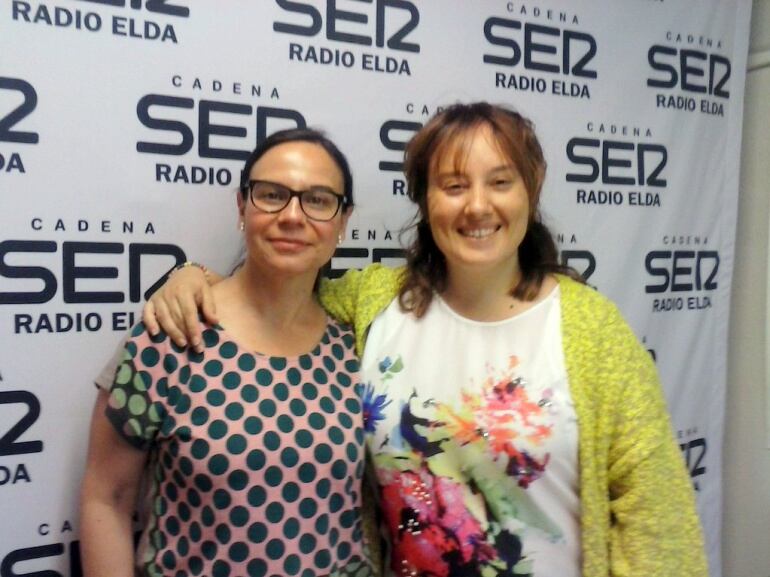 Isabel Blanes y Pilar Marín, desde la Junta Elda-Petrer AECC, en el programa Vinalopó Hoy por Hoy han explicadon el contenido del programa gratuito para dejar de fumar, de la Asociación Contra el Cáncer.
