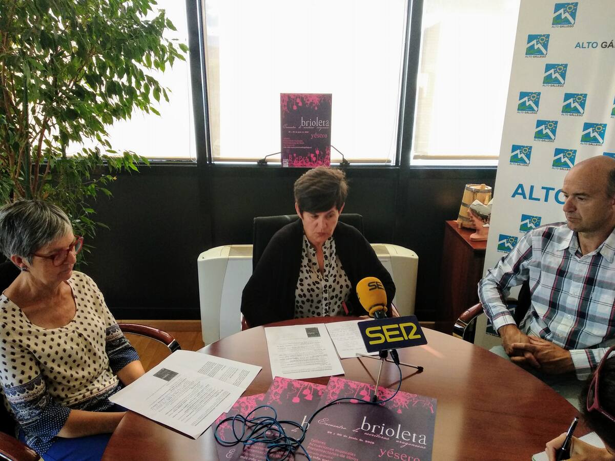 Brioleta incorpora nuevas generaciones de escritoras