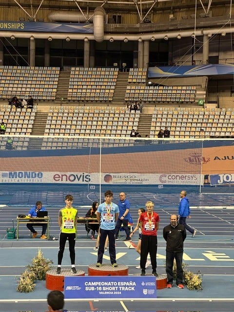 El atleta malagueño Santiago Rodríguez, Campeón de España de salto con pértiga en categoría Sub 16