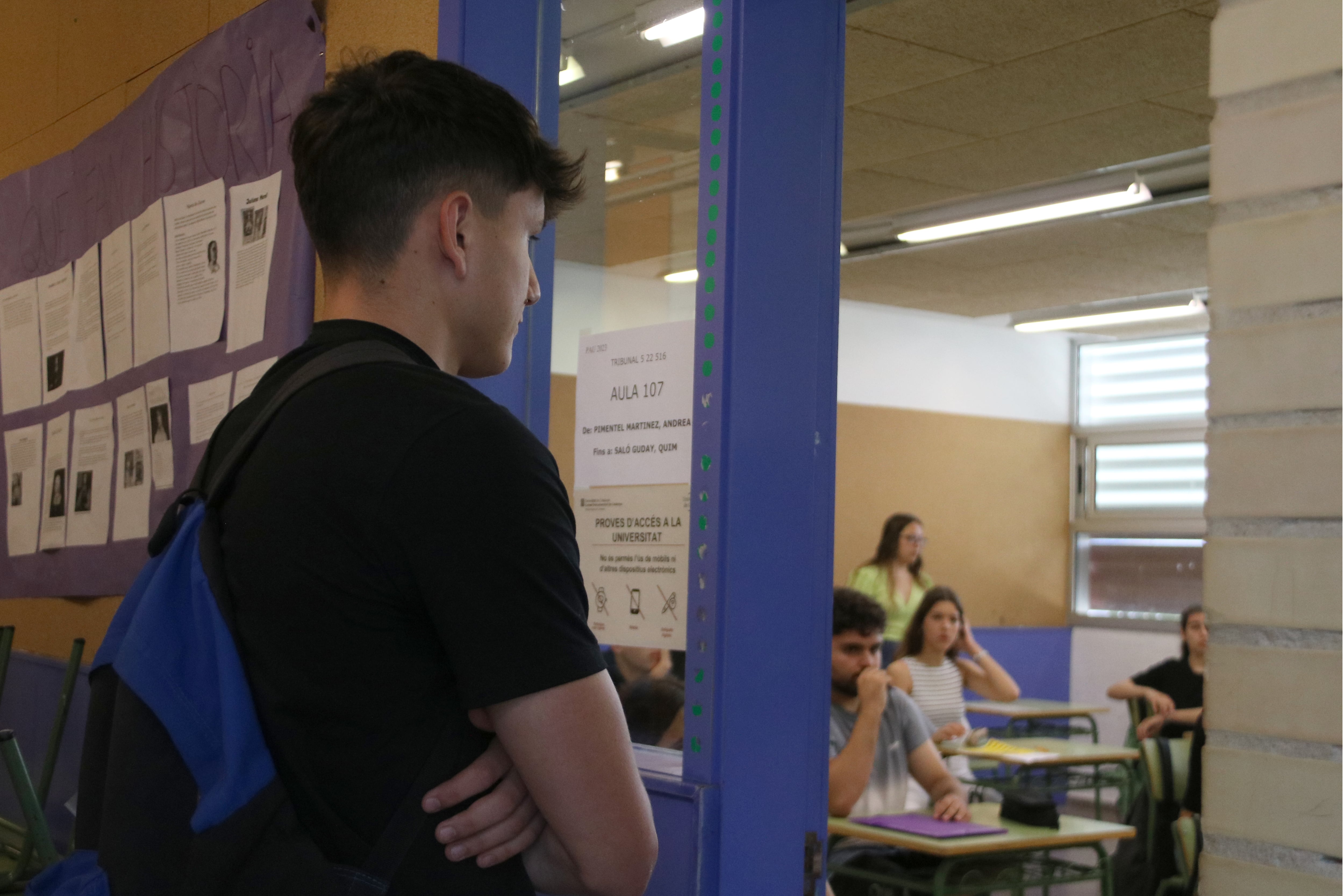 Un estudiant a l&#039;institut Olivar Gran de Figueres (Gemma Tubert ACN)