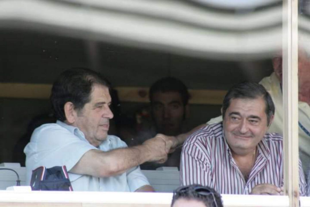 Ángel Revaliente, a la derecha, junto a otro referente del periodismo jerezano, Jerónimo Roldán