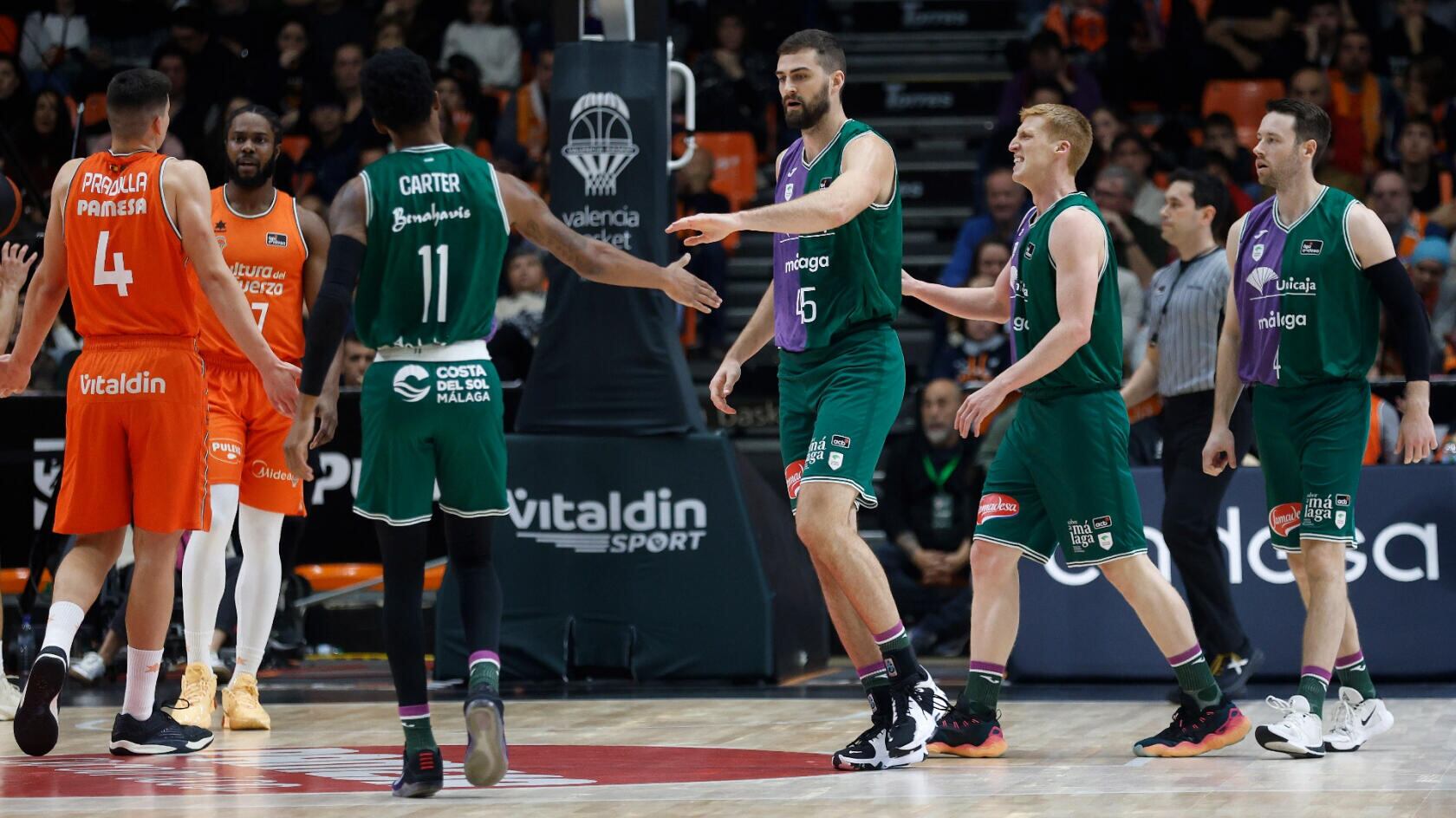 El Unicaja ofreció una gran versión ante el Valencia Basket en el pabellón de la Fuente de San Luis