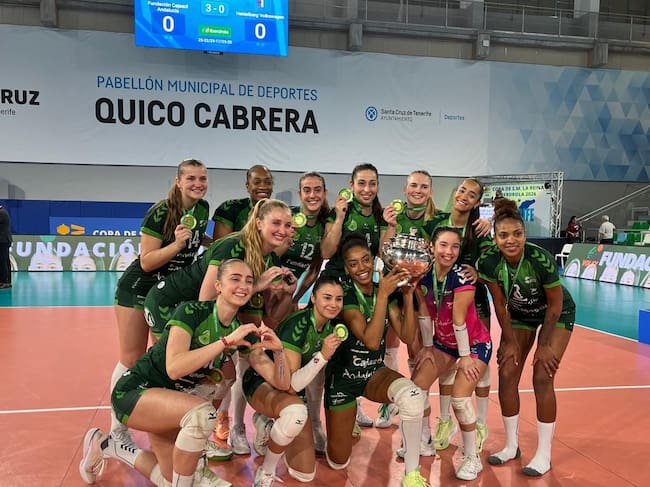 Las chicas del Fundación Cajasol Andalucía, campeonas.