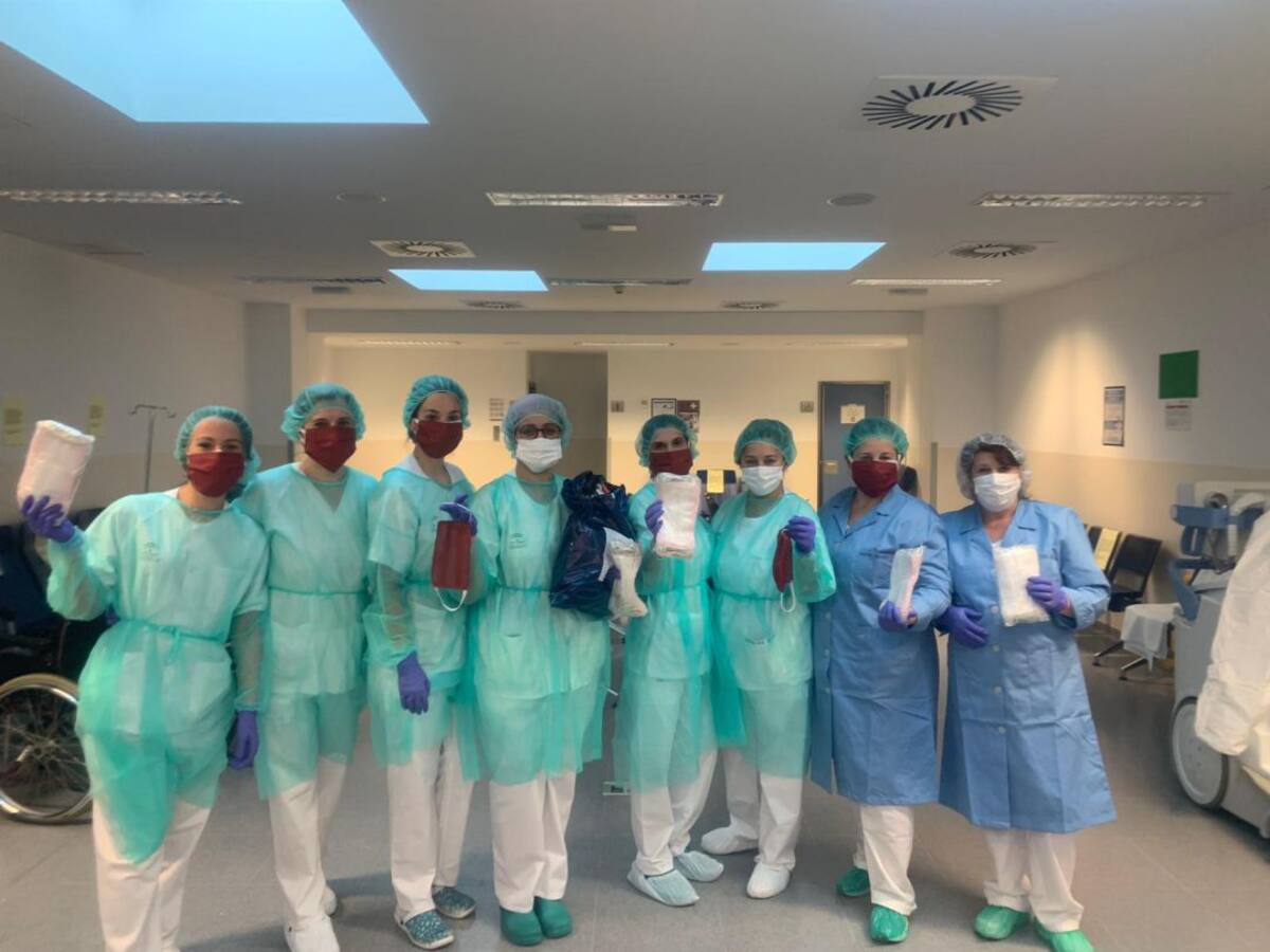 'Mascarillas Made in Serranía' insiste en que el Ayuntamiento "se desentendió" del reparto de sus mascarillas