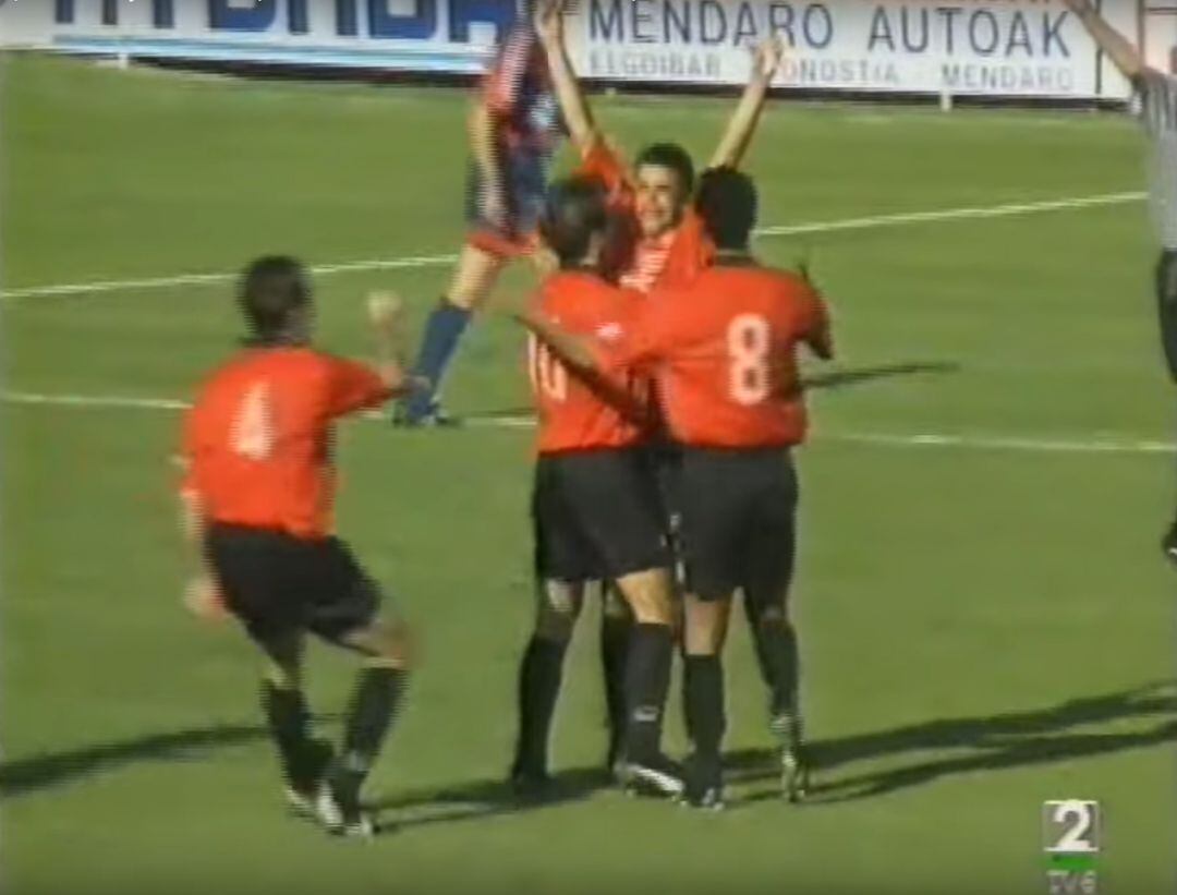 Celebración del gol de Crescencio Cuellar