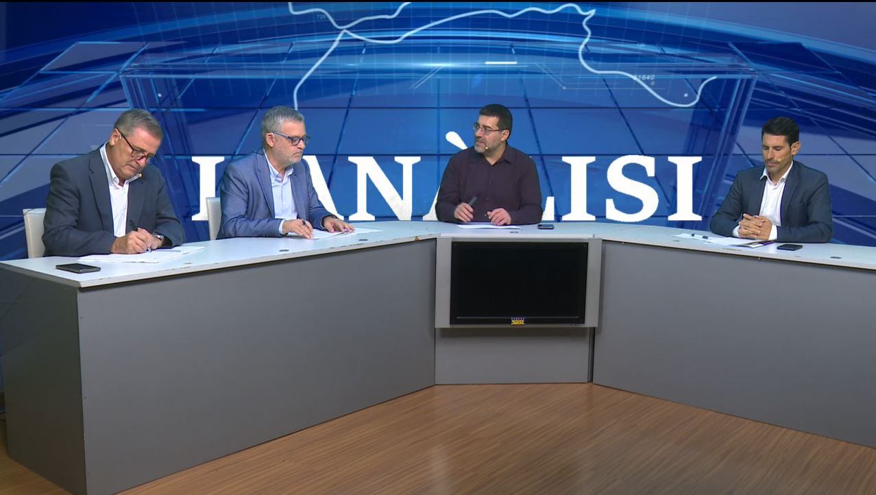 Un momento del debate sobre la rebaja de los impuestos en Gandia que podrán seguir en Telesafor.