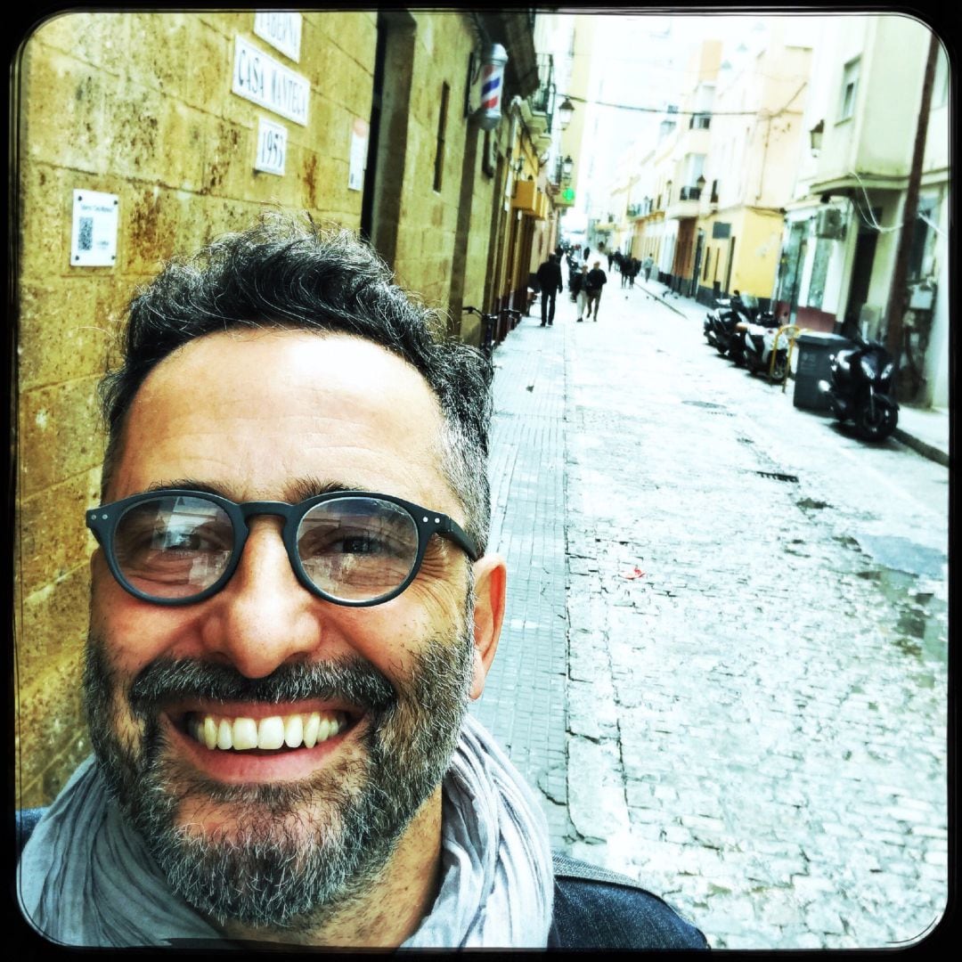 El artista uruguayo durante un paseo por la ciudad de Cádiz publicó la foto en redes sociales