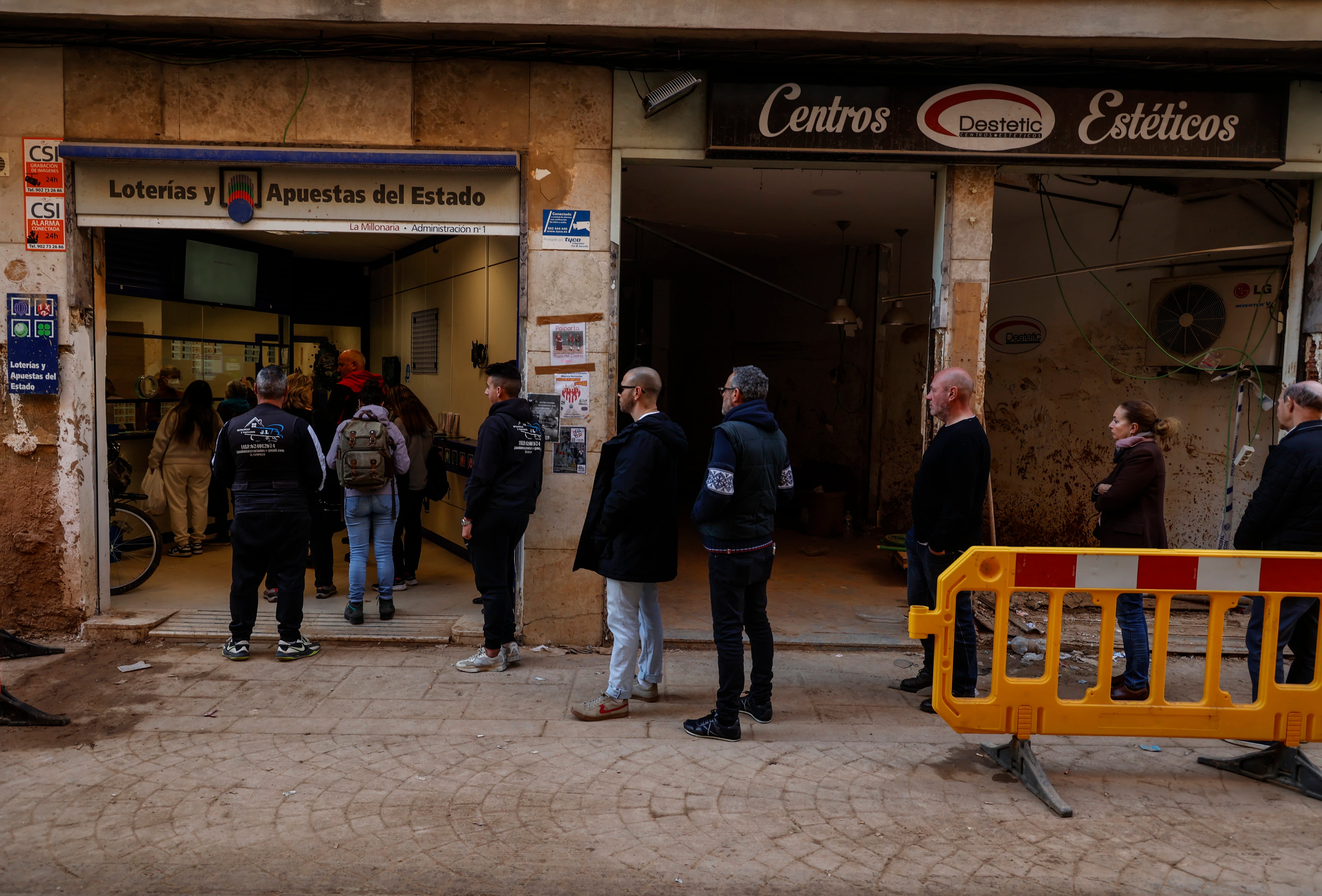 Millás, a quienes han arrasado con la Lotería en Paiporta en busca de suerte: "No tiene lógica usar la desgracia para buscar la riqueza"