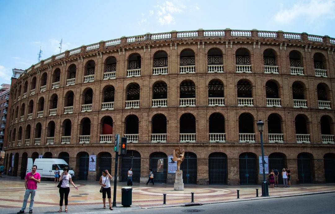 La plaza de toros de València, en la calle Xàtiva, albergará un punto móvil de vacunación durante el Black Friday.