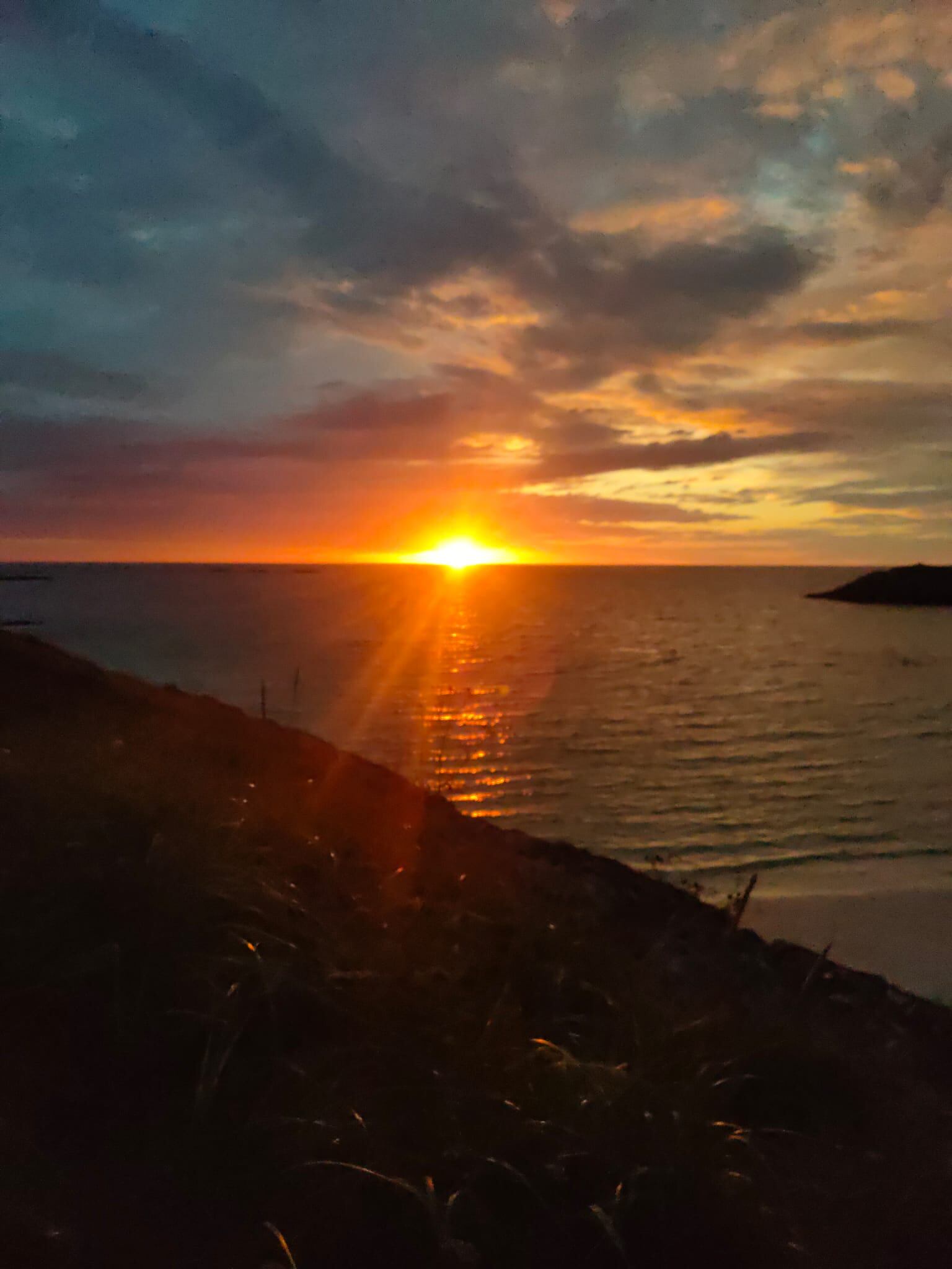 Puesta de sol en el círculo polar ártico