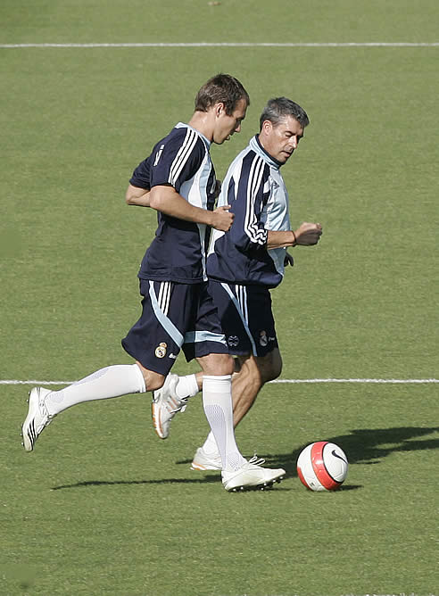 Robben se ejercita con el preparador físico madridista.