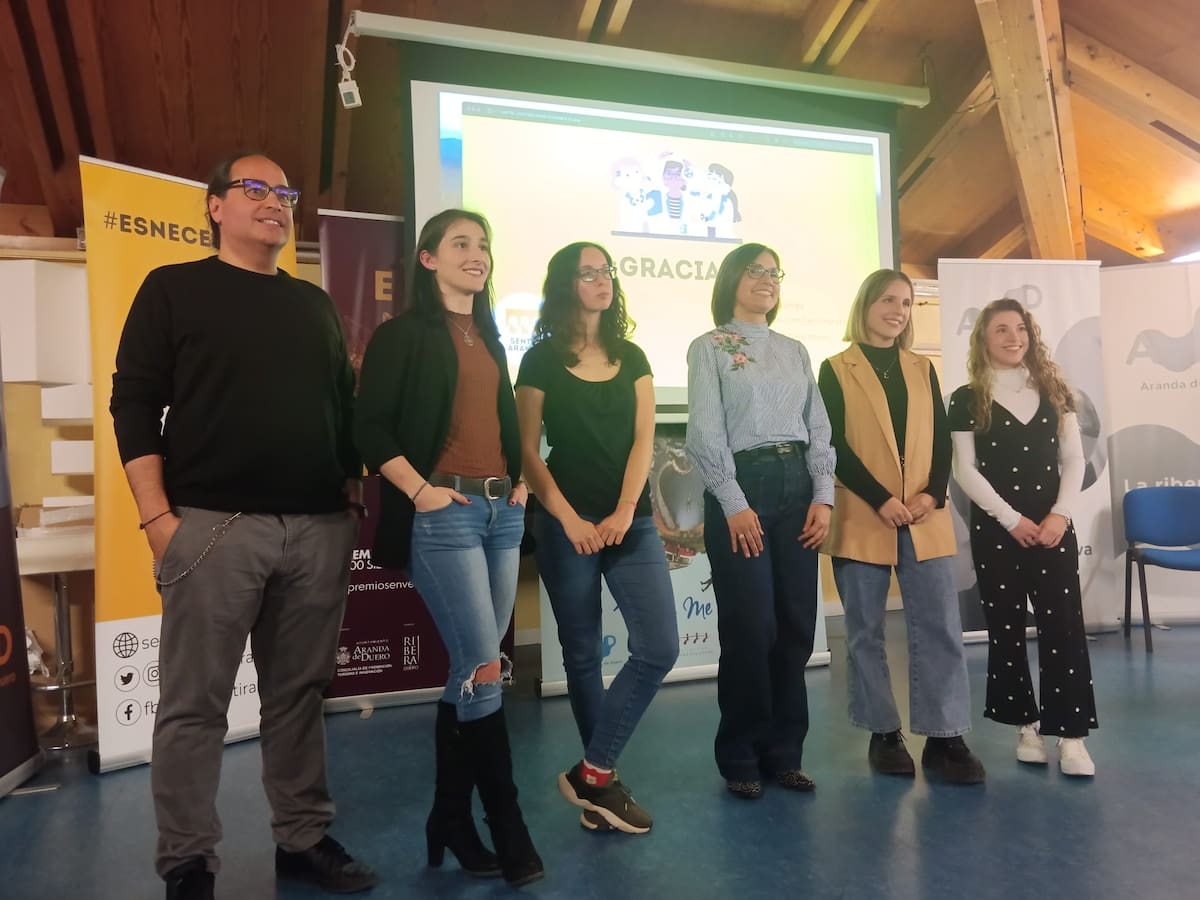 Nueve investigadores arandinos comparten sus experiencias en el Café Central