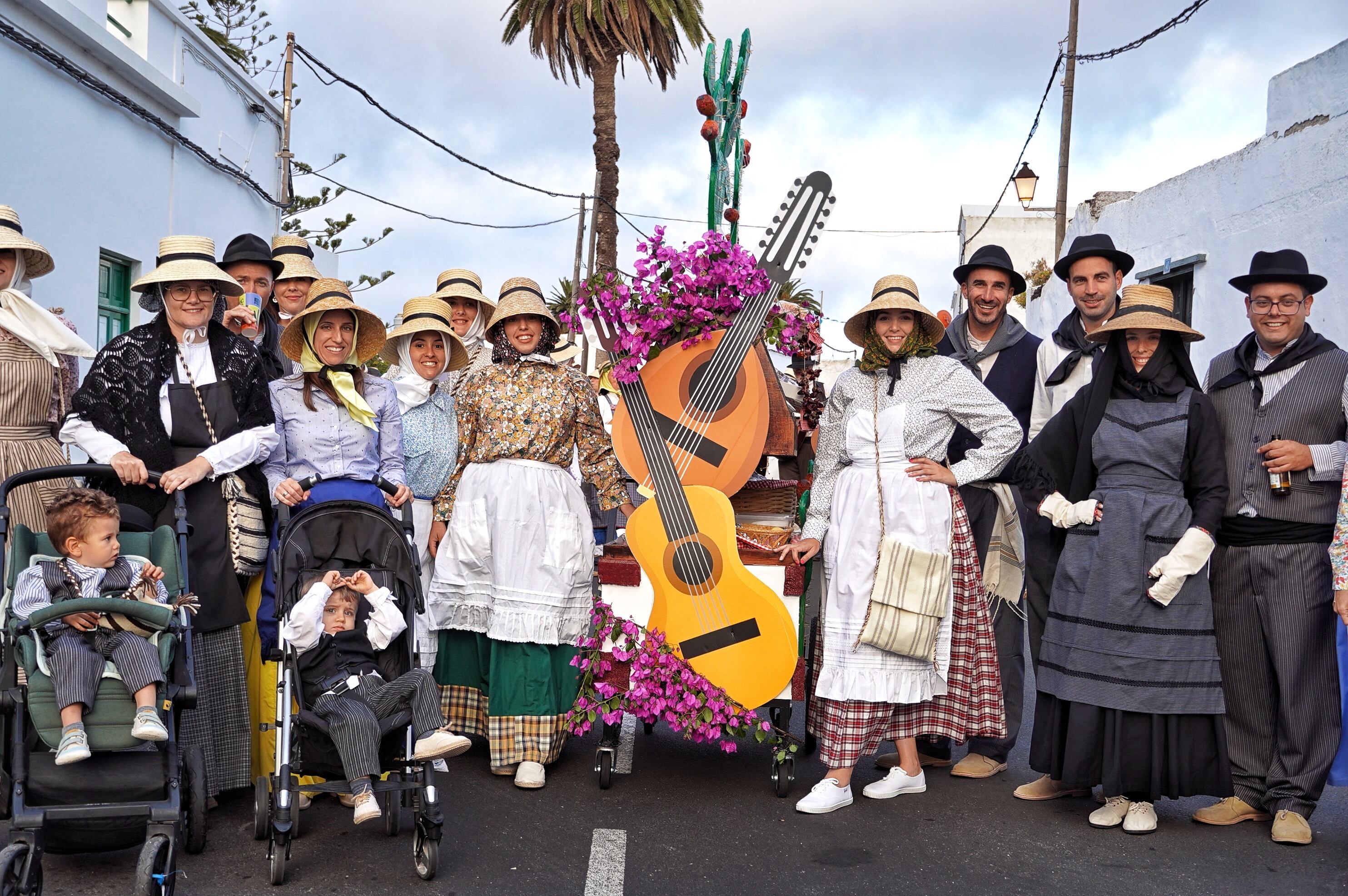 Uno de los carros participantes en la Romería de San Juan Bautista en Haría, Lanzarote.