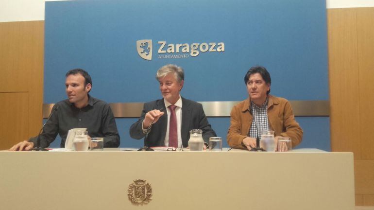 Pablo Muñoz, Pedro Santisteve y Michel Zarzuela en rueda de prensa