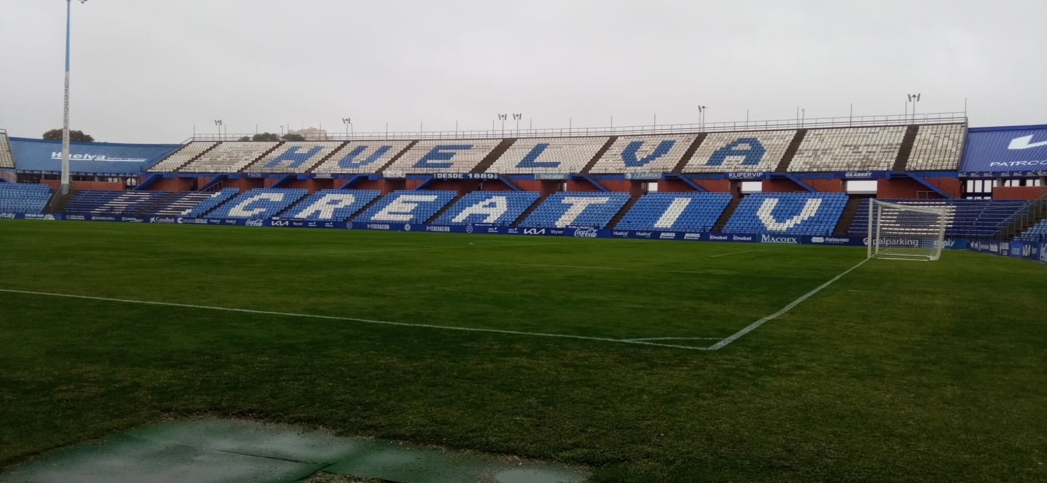 Imagen del Nuevo Colombino anegado y afectado por el fuerte viento