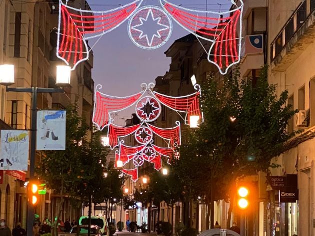 Ilumniación navideña en Linares.