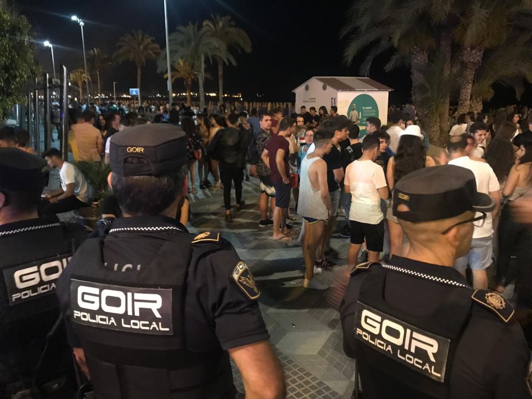 Un centenar de efectivos entre Policía Local y Protección Civil vigilarán las playas de Alicante en San Juan