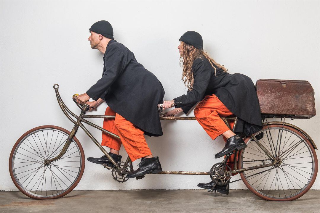 Fly me to de moon, de Leandre Rubera