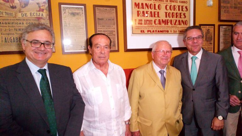 Desde la izquierda, Antonio Yélamo, Curro Romero, José Antonio Arévalo y Salomón Hachuel