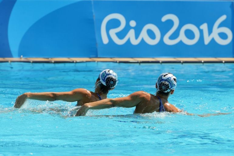 Ona Carbonell y Gemma Mengual, durante su participación en la prueba de natación sincronizada