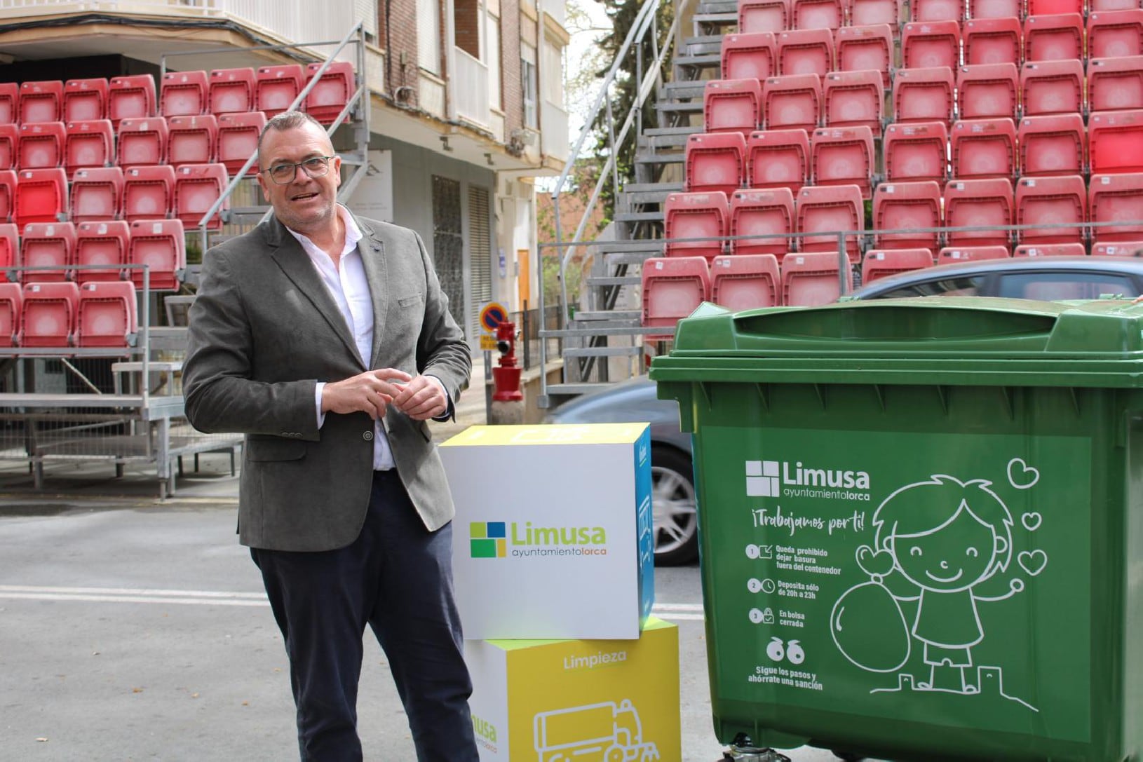 Juan Miguel Bayonas, edil de Limusa da a conocer el dispositivo especial de limpieza para la Semana Santa de Lorca