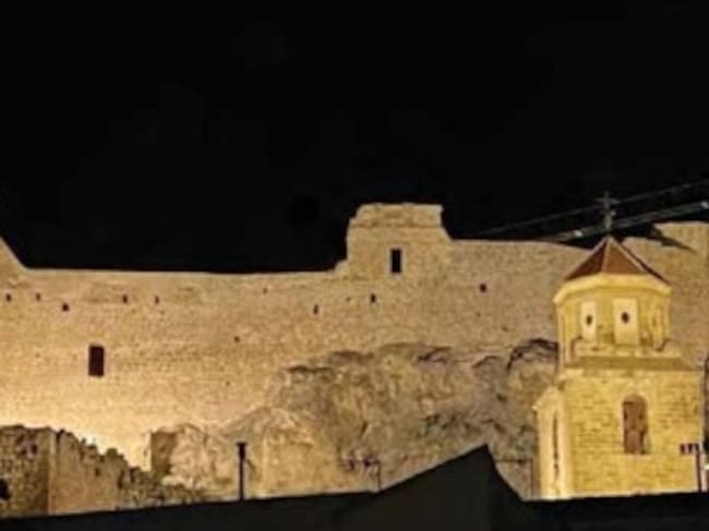 Vista general nocturna del lateral tras la actuación