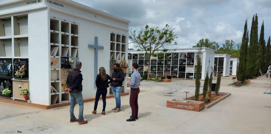 Obras en el cementerio municipal de Oliva 