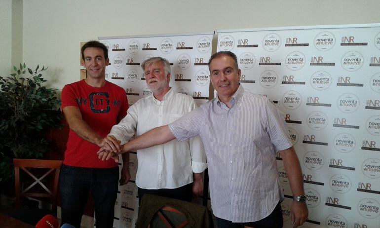 Basket Navarra presenta su nuevo proyecto en Leb Plata con el presidente Javier Sobrino, el nuevo entrenador Joaquín Prado y el capitán Iñaki Narros