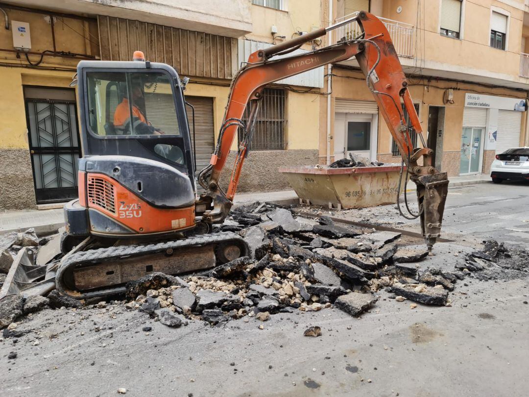 Obras en la calle Rey San Fernando de Elda