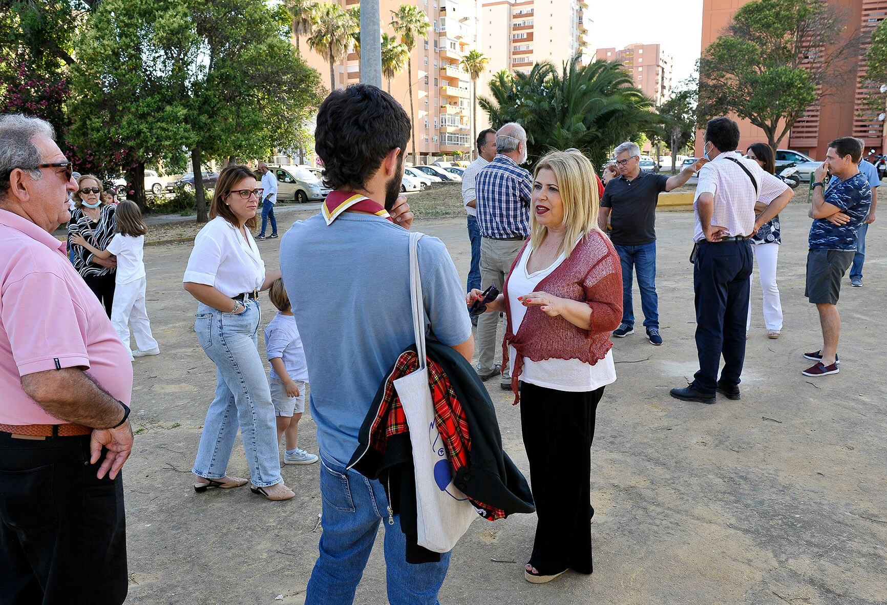 La alcaldesa de Jerez, Mamen Sánchez, vistita la Barriada de San Joaquín