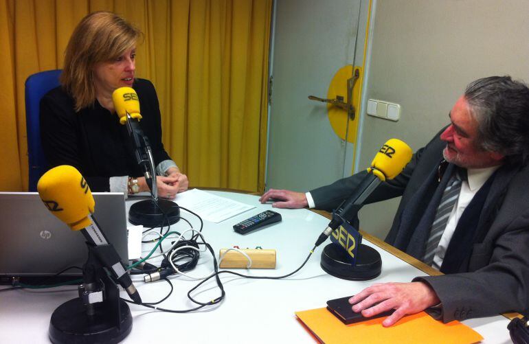 José Antonio Redondo con Aida Pena en los estudios de Radio Galicia